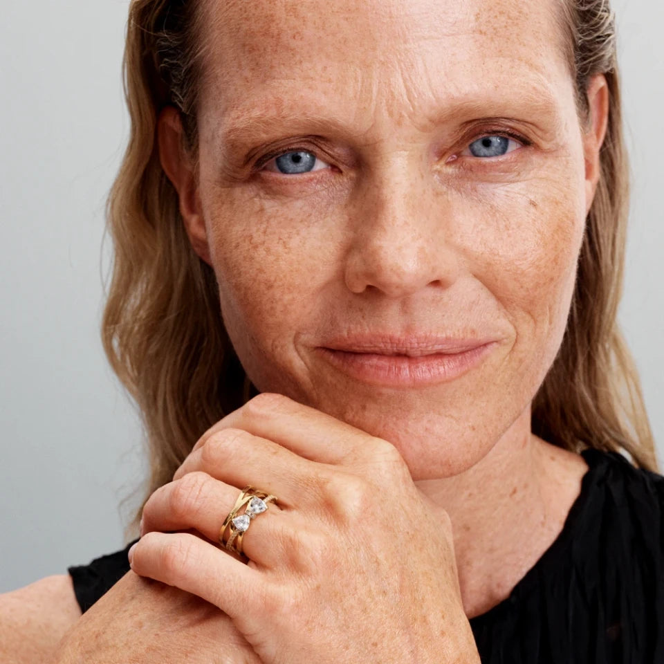 Каблучка Pandora Іскристий бант з покриттям позолоти